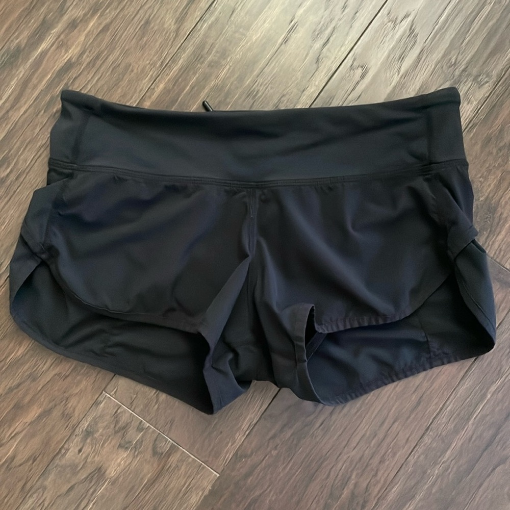 Black Lululemon 2.5 run speed